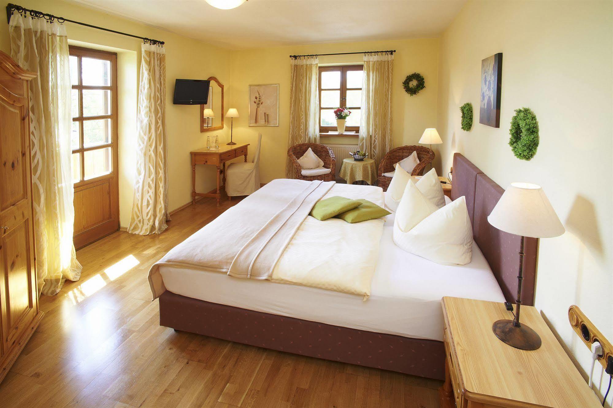 Hotel Oberwirt Obing Esterno foto